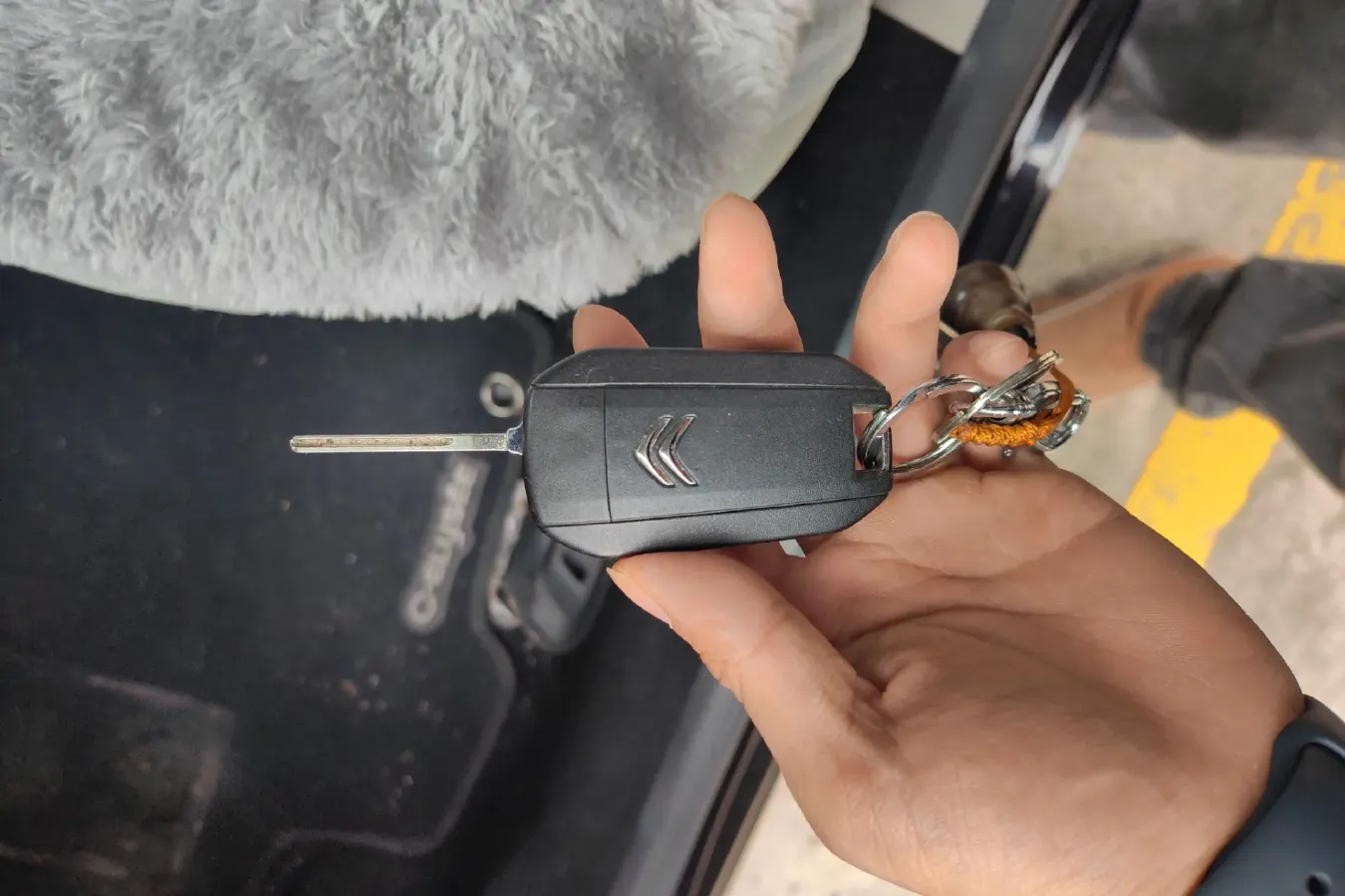 2014 Citroen Elysee 1.6L 117HP L4 5MT,autocango,china used car exporter,china ev exporter,chinese used car exporter,chinese used ev exporter