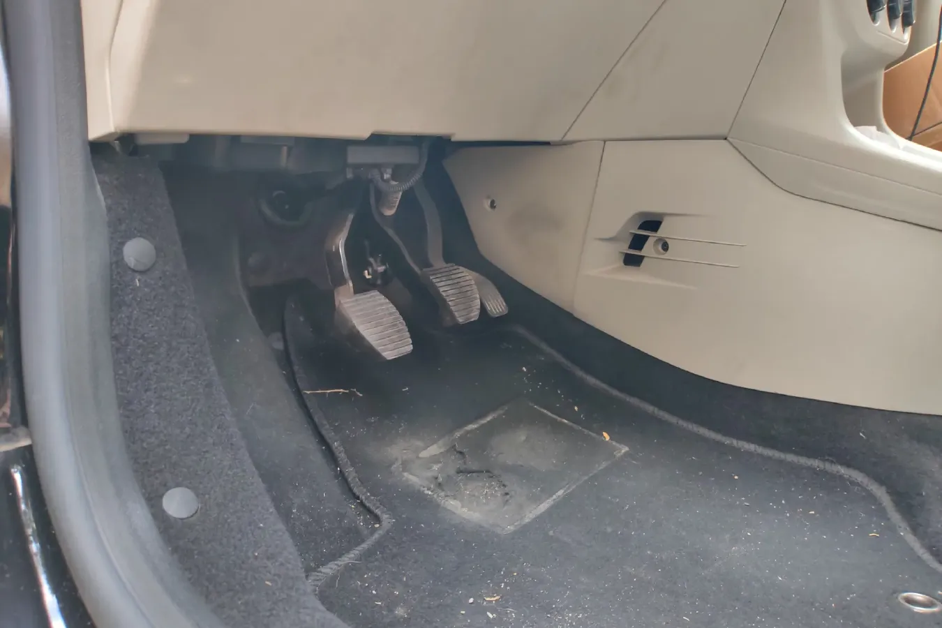 2014 Citroen Elysee 1.6L 117HP L4 5MT,autocango,china used car exporter,china ev exporter,chinese used car exporter,chinese used ev exporter