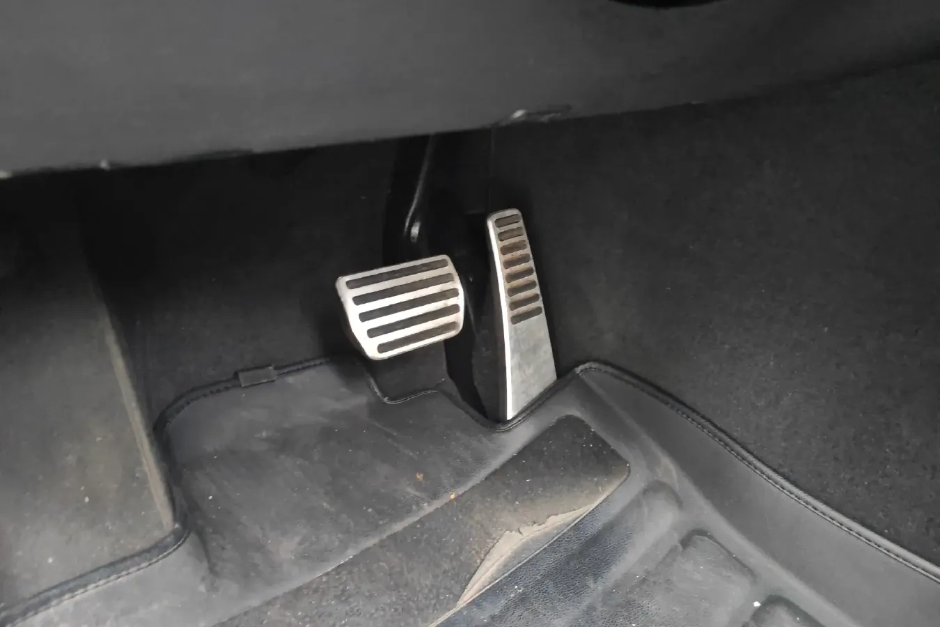 2021 Volvo XC60 2.0T 303HP L4 8AT PHEV 11.6KWH,autocango,china used car exporter,china ev exporter,chinese used car exporter,chinese used ev exporter