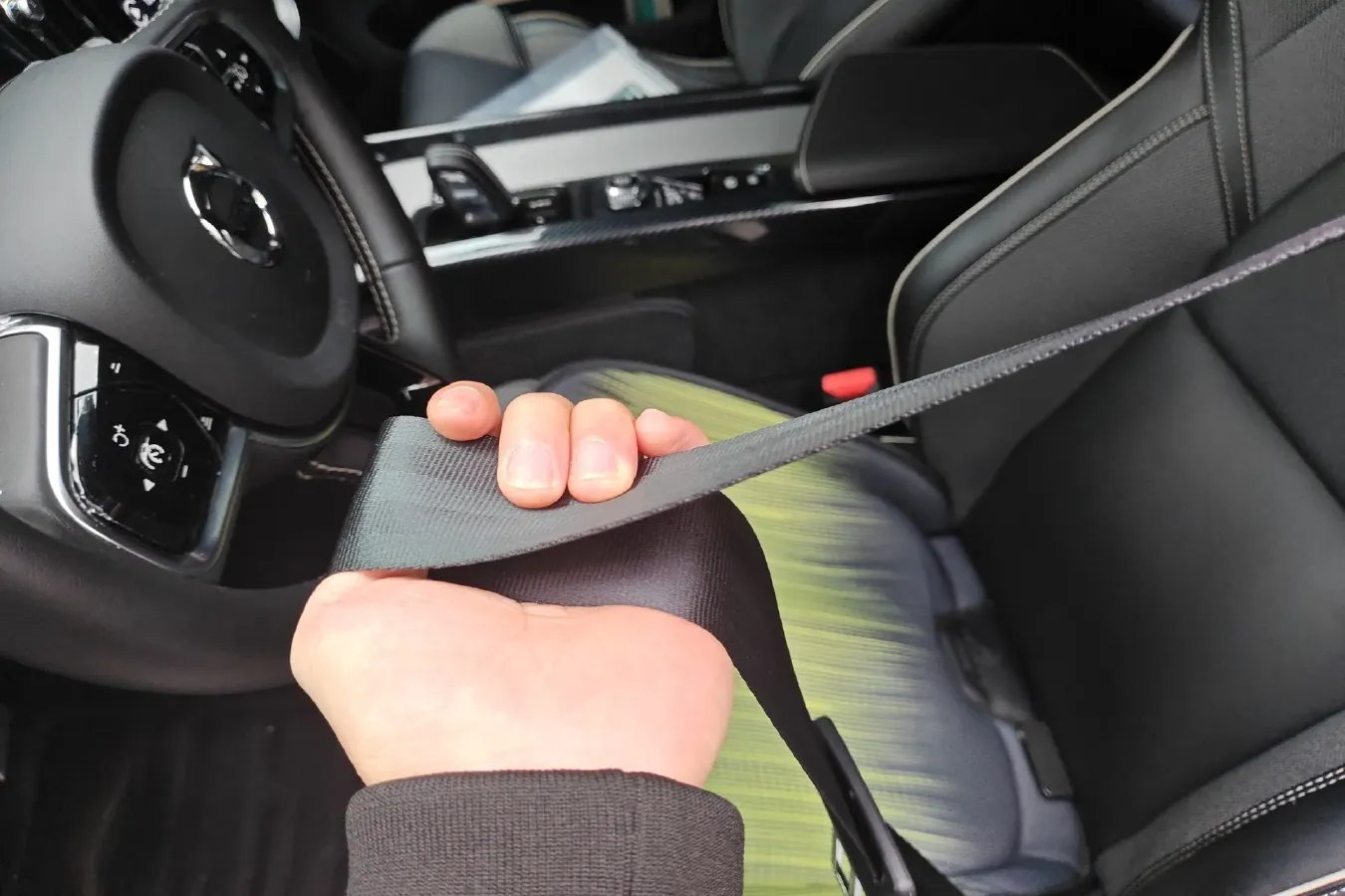 2021 Volvo XC60 2.0T 303HP L4 8AT PHEV 11.6KWH,autocango,china used car exporter,china ev exporter,chinese used car exporter,chinese used ev exporter