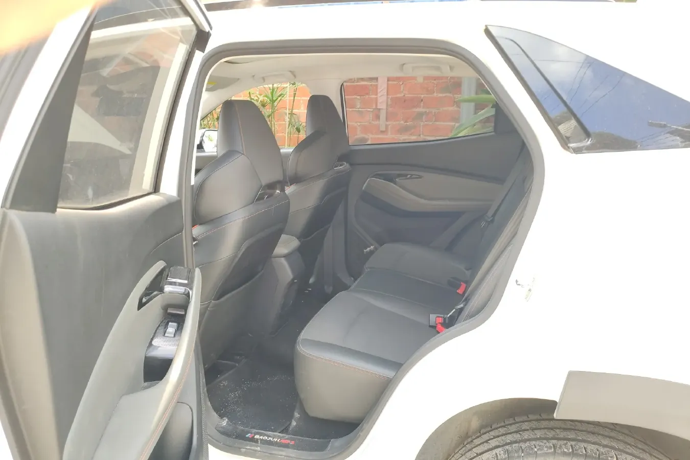 2020 BaoJun RS-3 1.5L 99HP L4 CVT,autocango,china used car exporter,china ev exporter,chinese used car exporter,chinese used ev exporter