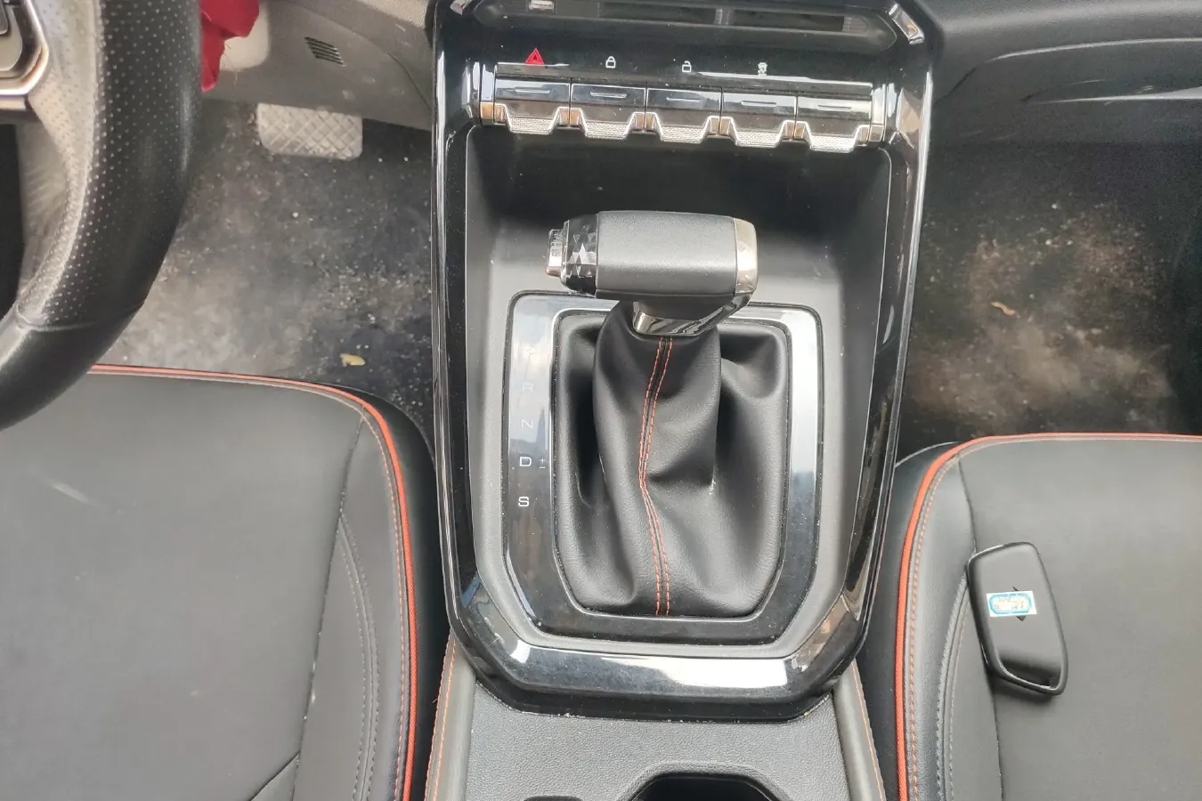 2020 BaoJun RS-3 1.5L 99HP L4 CVT,autocango,china used car exporter,china ev exporter,chinese used car exporter,chinese used ev exporter