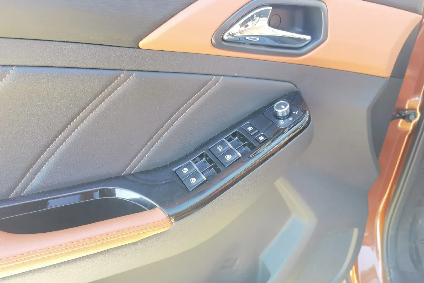 2016 BeiJing Auto Senova X35 1.5L 116HP L4 4AT,autocango,china used car exporter,china ev exporter,chinese used car exporter,chinese used ev exporter