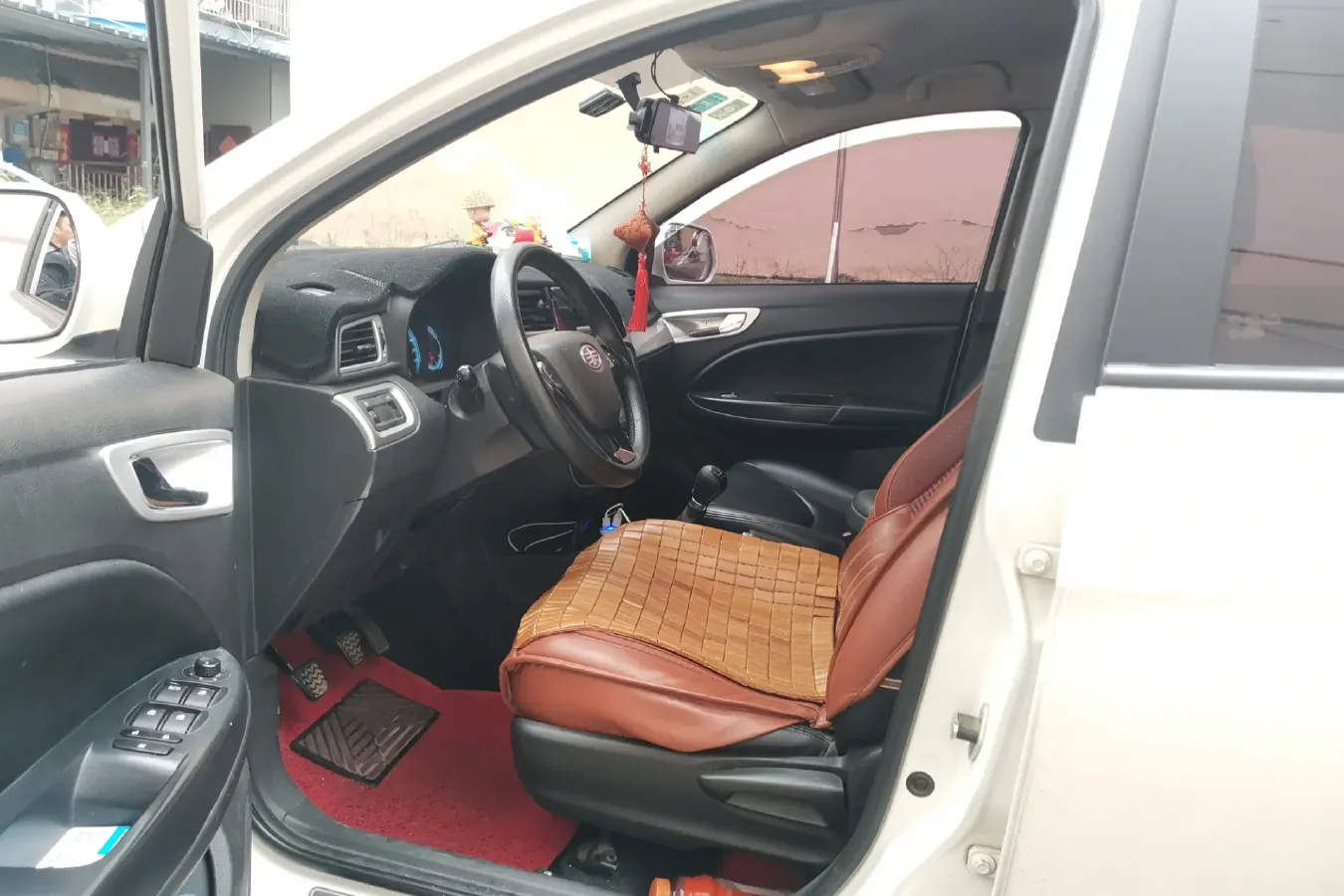 2015 FAW Jumpal D60 1.5L 102HP L4 5MT,autocango,china used car exporter,china ev exporter,chinese used car exporter,chinese used ev exporter