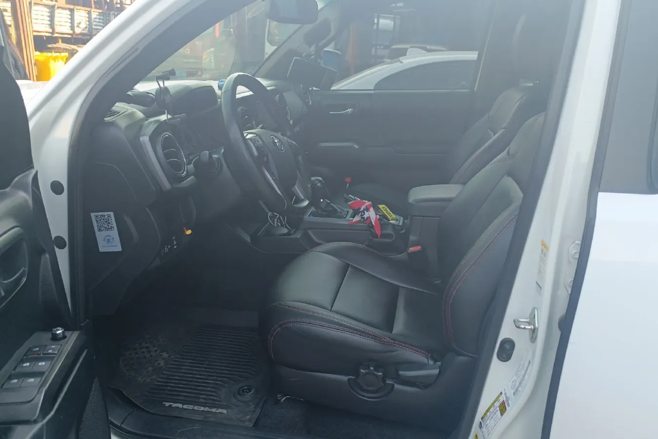 2011 Toyota Tundra 5.7L 386HP V8 6AT,autocango,china used car exporter,china ev exporter,chinese used car exporter,chinese used ev exporter