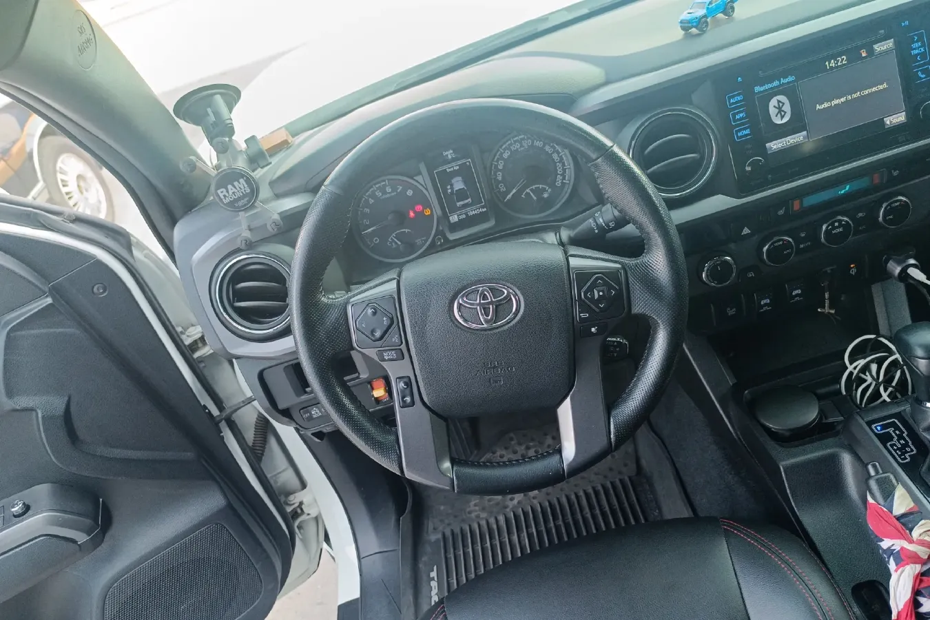 2011 Toyota Tundra 5.7L 386HP V8 6AT,autocango,china used car exporter,china ev exporter,chinese used car exporter,chinese used ev exporter