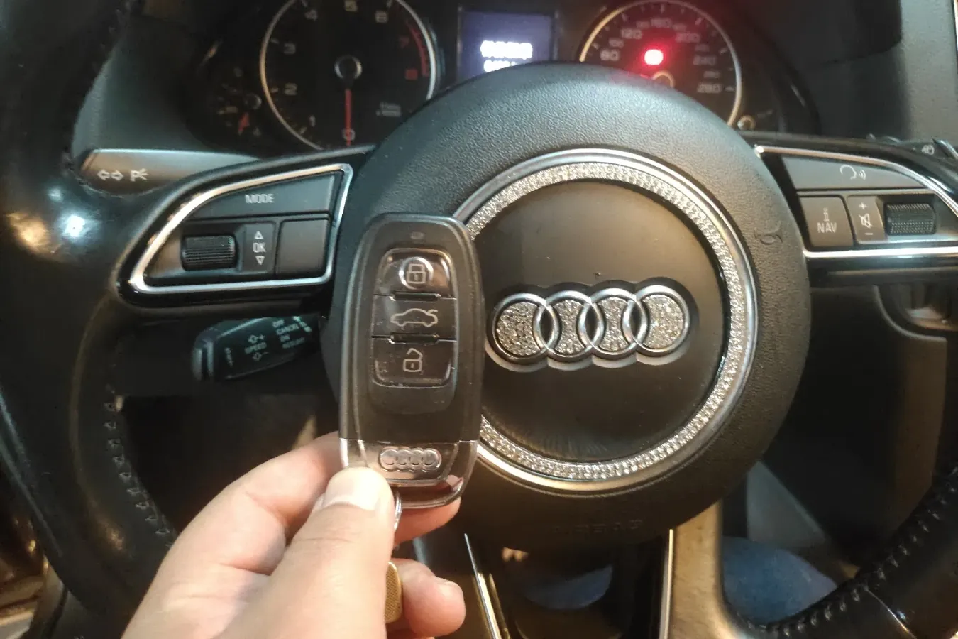 2015 Audi Q5 2.0T 224HP L4 8AT,autocango,china used car exporter,china ev exporter,chinese used car exporter,chinese used ev exporter