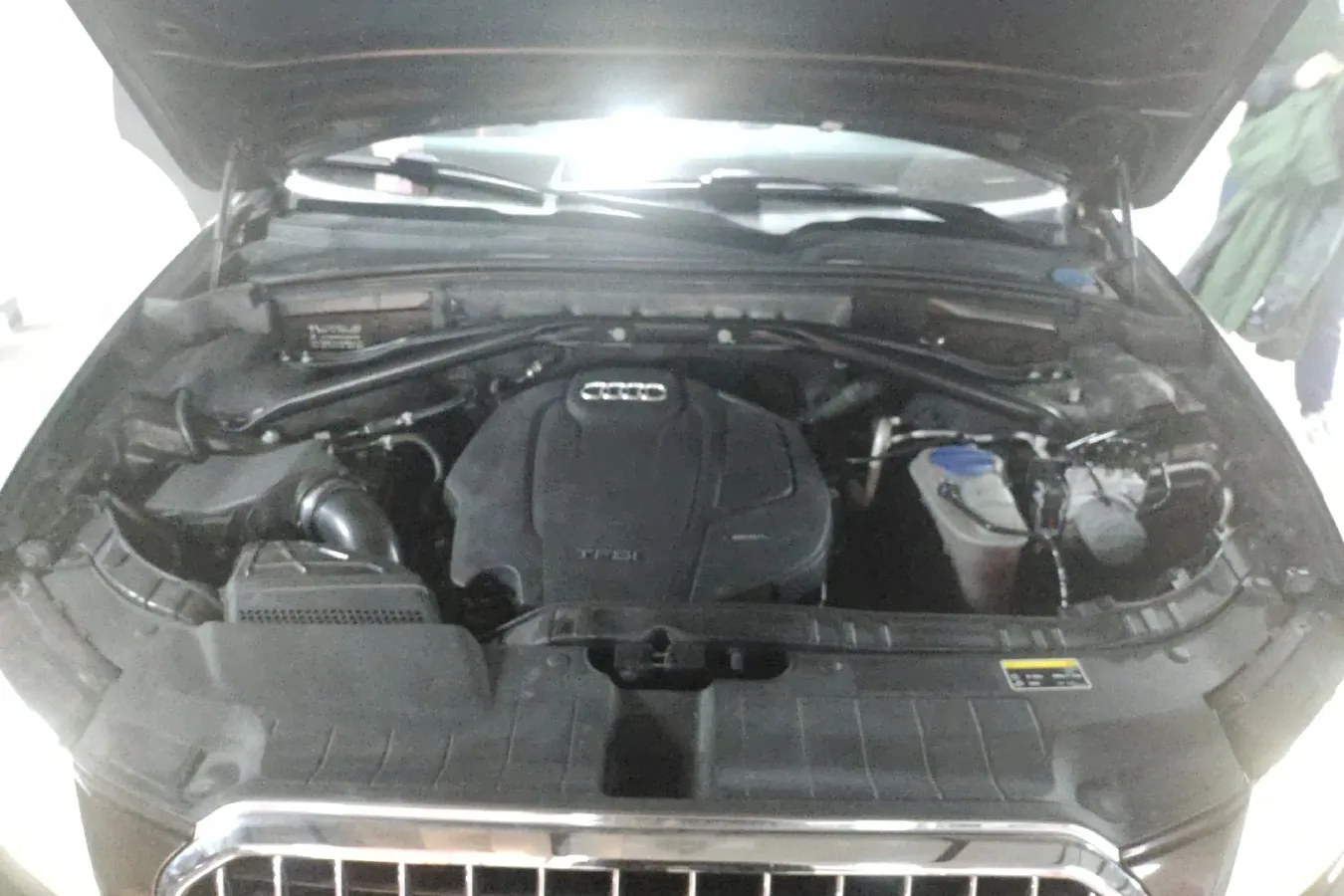 2015 Audi Q5 2.0T 224HP L4 8AT,autocango,china used car exporter,china ev exporter,chinese used car exporter,chinese used ev exporter
