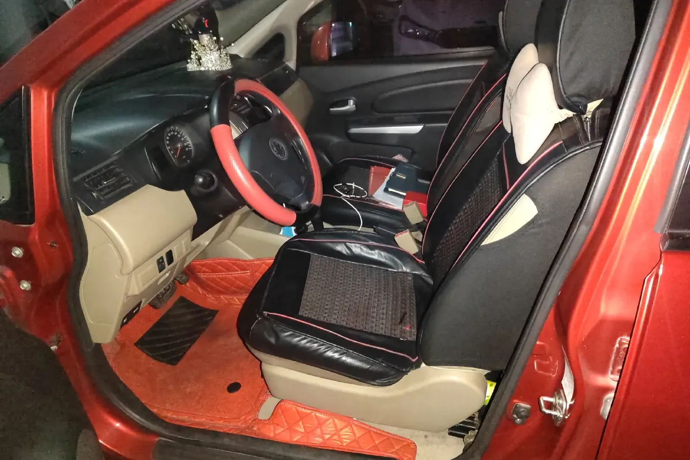 2012 Venucia R50 1.6L 117HP L4 4AT,autocango,china used car exporter,china ev exporter,chinese used car exporter,chinese used ev exporter