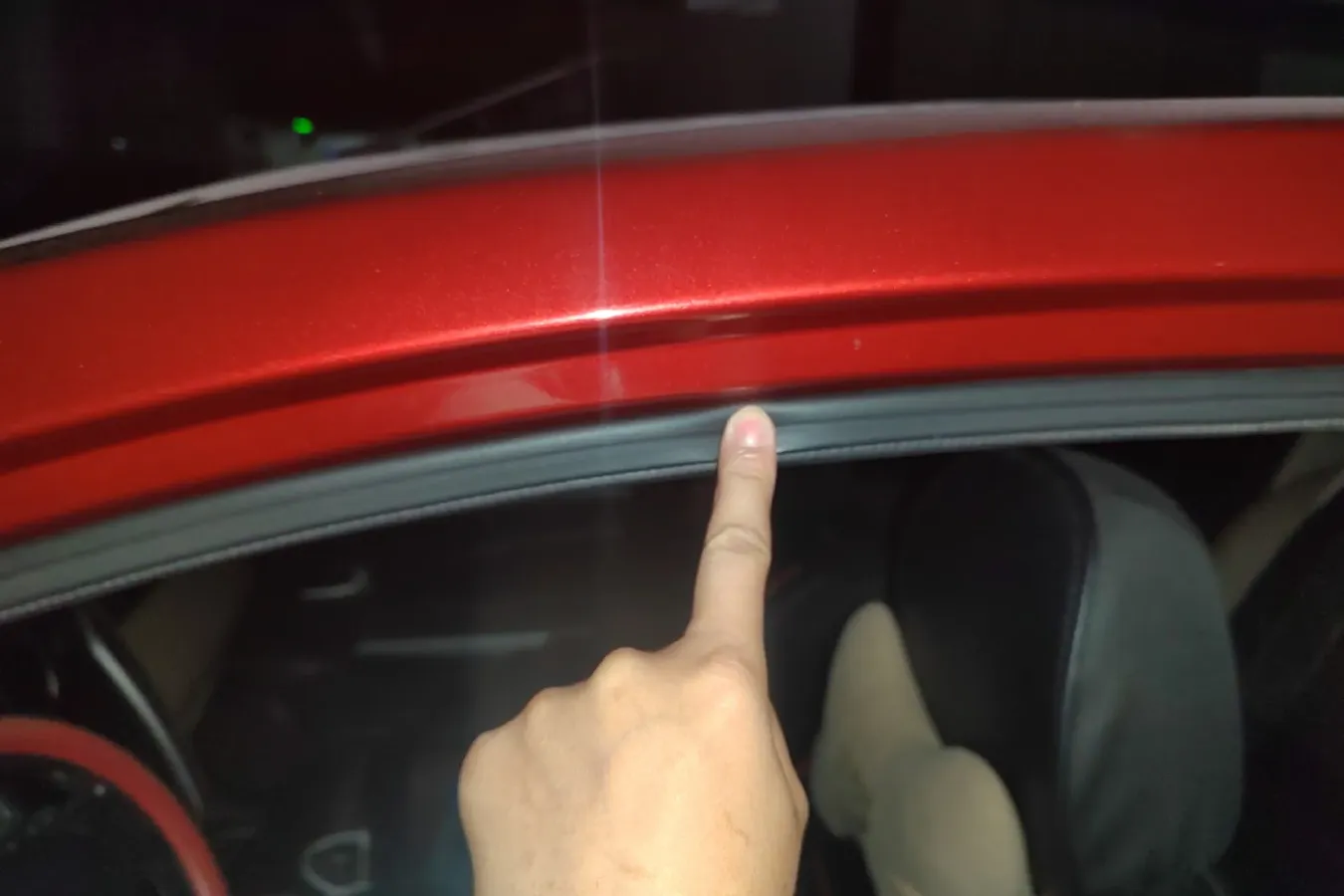 2012 Venucia R50 1.6L 117HP L4 4AT,autocango,china used car exporter,china ev exporter,chinese used car exporter,chinese used ev exporter