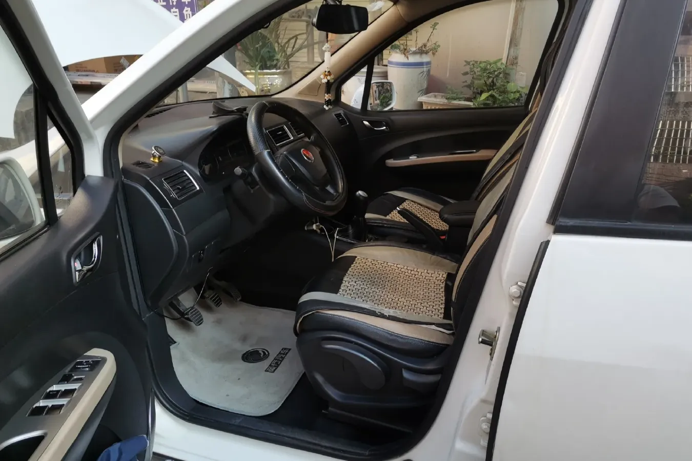 2015 DongFeng Forthing Joyear X3 1.5L 120HP L4 5MT,autocango,china used car exporter,china ev exporter,chinese used car exporter,chinese used ev exporter