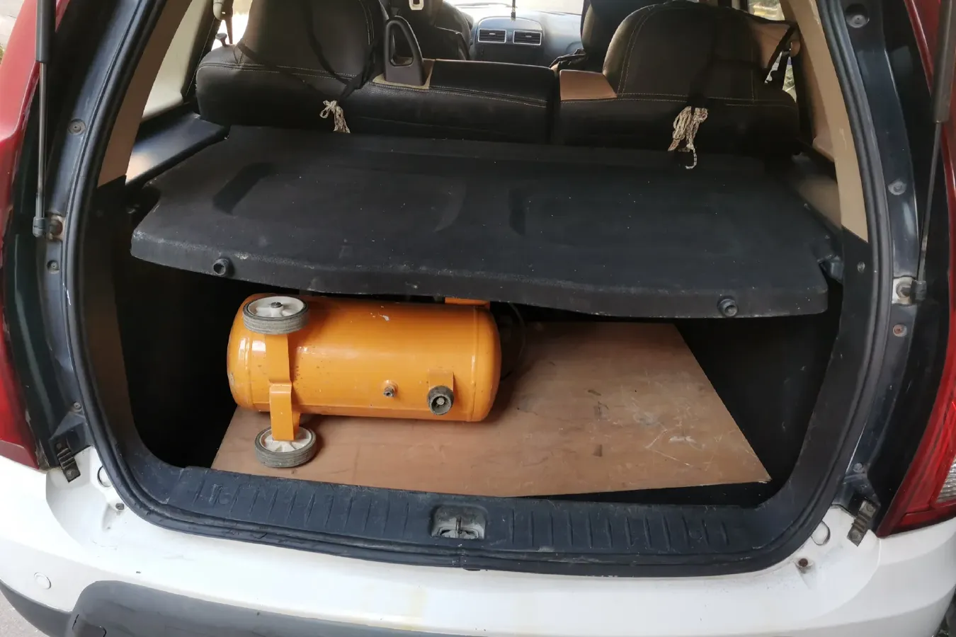 2015 DongFeng Forthing Joyear X3 1.5L 120HP L4 5MT,autocango,china used car exporter,china ev exporter,chinese used car exporter,chinese used ev exporter