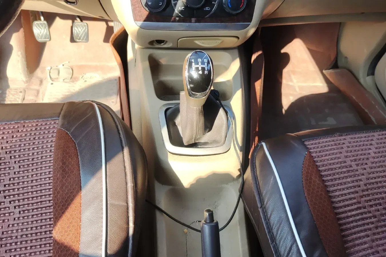 2015 BAIC WeiWang M30 1.5L 106HP L4 5MT,autocango,china used car exporter,china ev exporter,chinese used car exporter,chinese used ev exporter