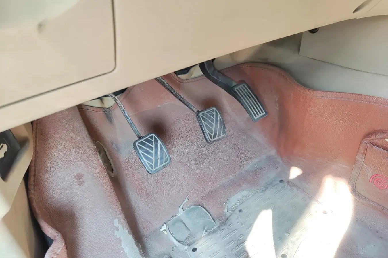 2015 BAIC WeiWang M30 1.5L 106HP L4 5MT,autocango,china used car exporter,china ev exporter,chinese used car exporter,chinese used ev exporter