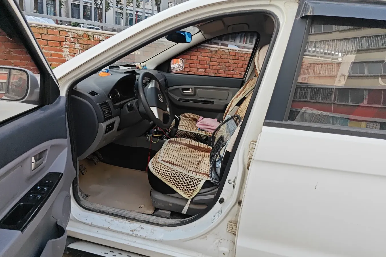 2014 BAIC WeiWang M20 1.5L 102HP L4 5MT,autocango,china used car exporter,china ev exporter,chinese used car exporter,chinese used ev exporter