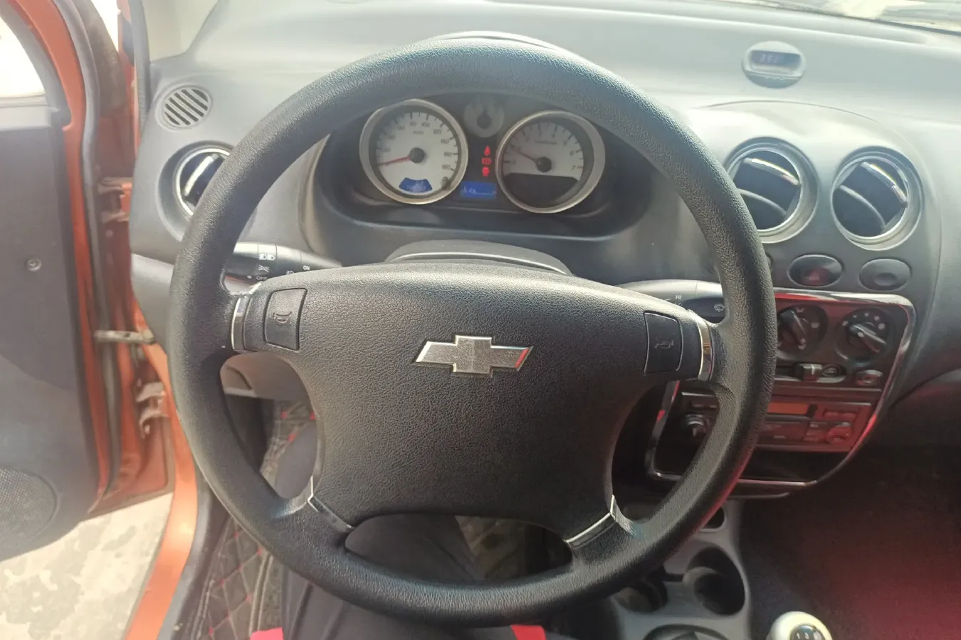 2010 BaoJun LeChi 1.2L 86HP L4 5MT,autocango,china used car exporter,china ev exporter,chinese used car exporter,chinese used ev exporter