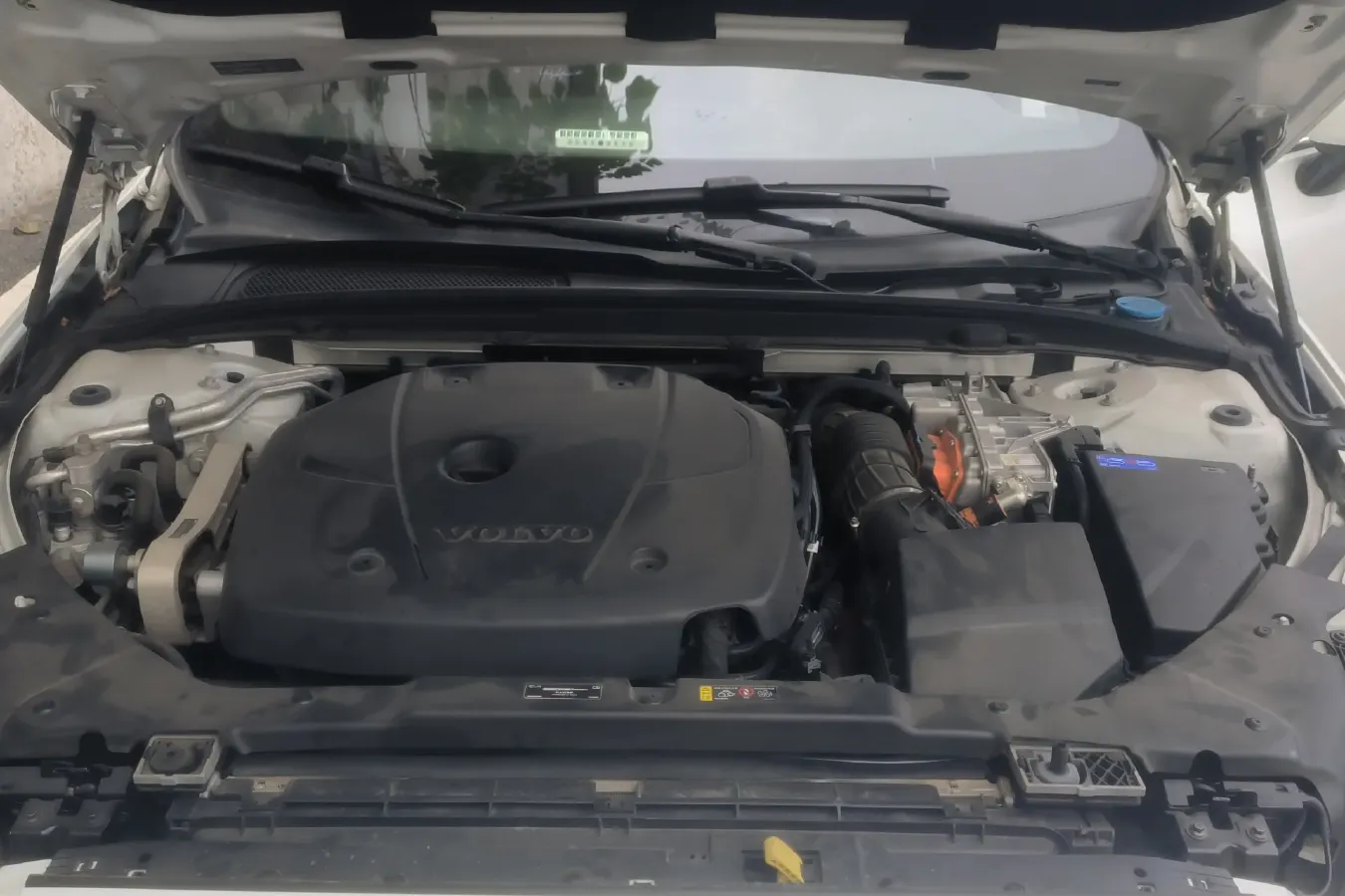 2021 Volvo S60 2.0T 303HP L4 8AT PHEV 11.6KWH,autocango,china used car exporter,china ev exporter,chinese used car exporter,chinese used ev exporter