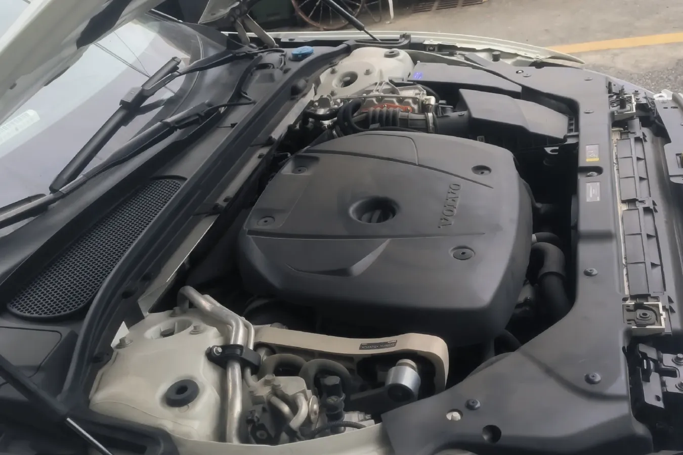 2021 Volvo S60 2.0T 303HP L4 8AT PHEV 11.6KWH,autocango,china used car exporter,china ev exporter,chinese used car exporter,chinese used ev exporter