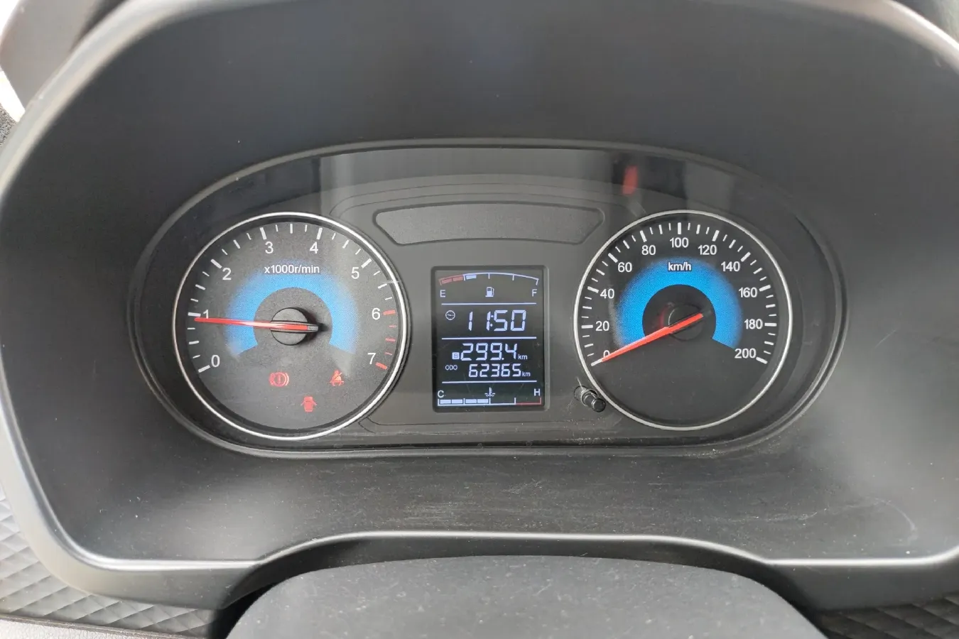 2018 DongFeng Fengon Fengon 330 1.5L 109HP L4 5MT,autocango,china used car exporter,china ev exporter,chinese used car exporter,chinese used ev exporter