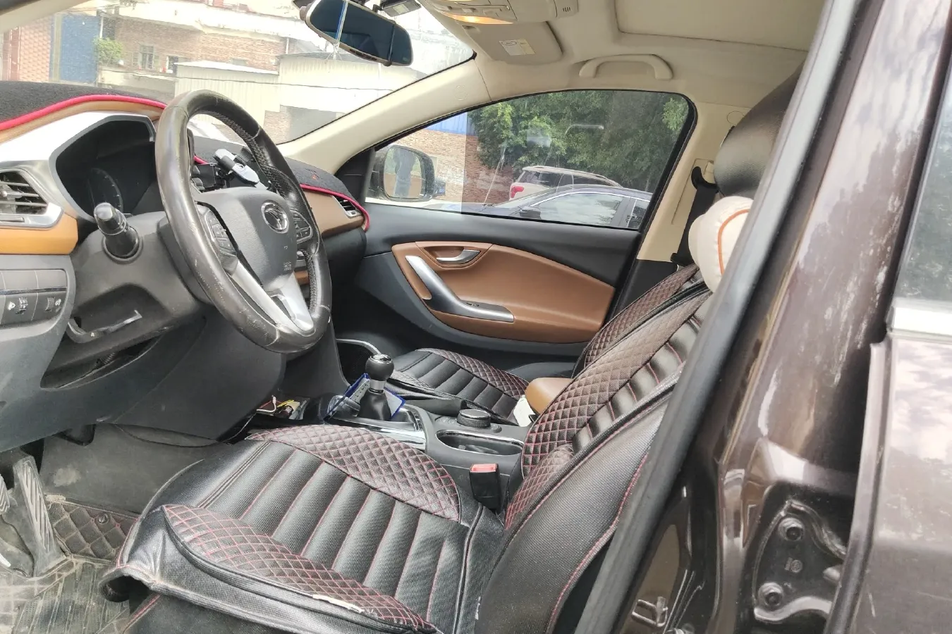 2017 Soueast DX7 1.5T 156HP L4 6MT,autocango,china used car exporter,china ev exporter,chinese used car exporter,chinese used ev exporter