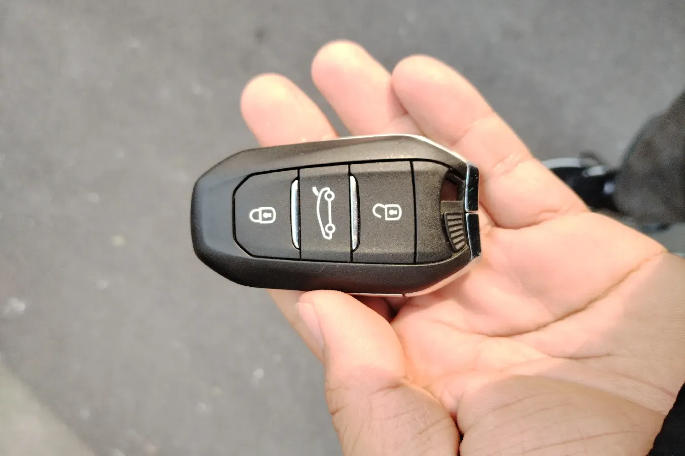 2013 DS 5 1.6T 200HP L4 6AT,autocango,china used car exporter,china ev exporter,chinese used car exporter,chinese used ev exporter