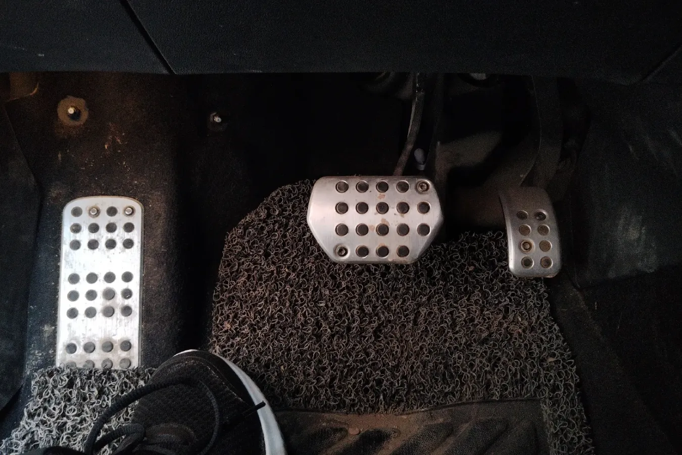 2013 DS 5 1.6T 200HP L4 6AT,autocango,china used car exporter,china ev exporter,chinese used car exporter,chinese used ev exporter