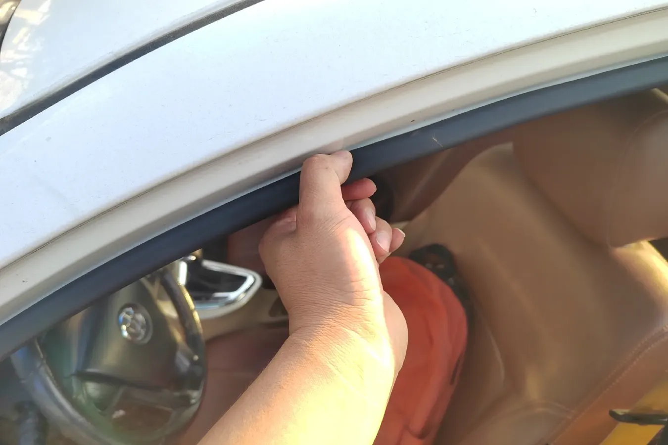 2013 Brilliance Auto H330 1.5L 105HP L4 4AT,autocango,china used car exporter,china ev exporter,chinese used car exporter,chinese used ev exporter