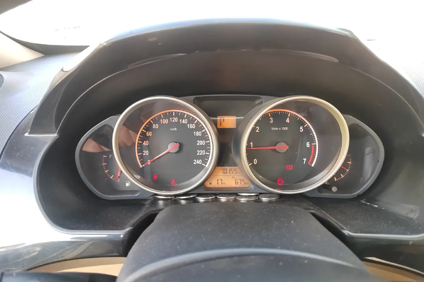 2013 Brilliance Auto H330 1.5L 105HP L4 4AT,autocango,china used car exporter,china ev exporter,chinese used car exporter,chinese used ev exporter