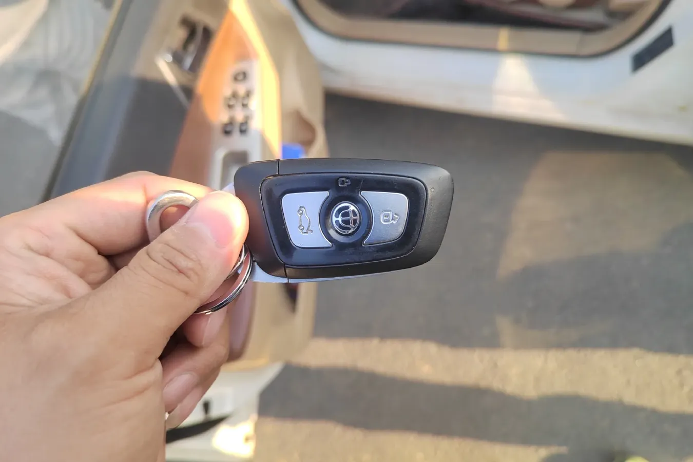 2013 Brilliance Auto H330 1.5L 105HP L4 4AT,autocango,china used car exporter,china ev exporter,chinese used car exporter,chinese used ev exporter