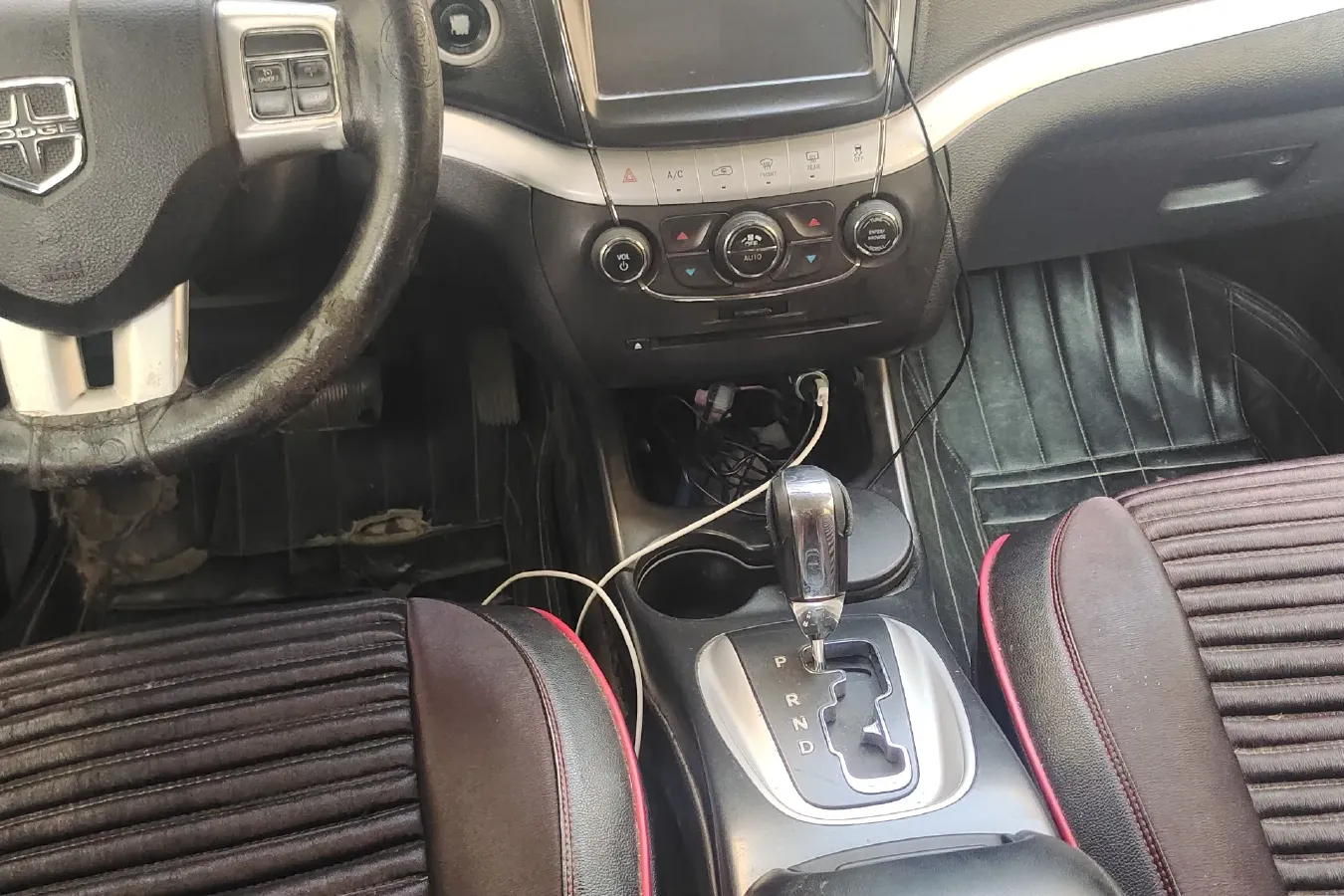 2013 Dodge JCUV 2.4L 170HP L4 6AT,autocango,china used car exporter,china ev exporter,chinese used car exporter,chinese used ev exporter