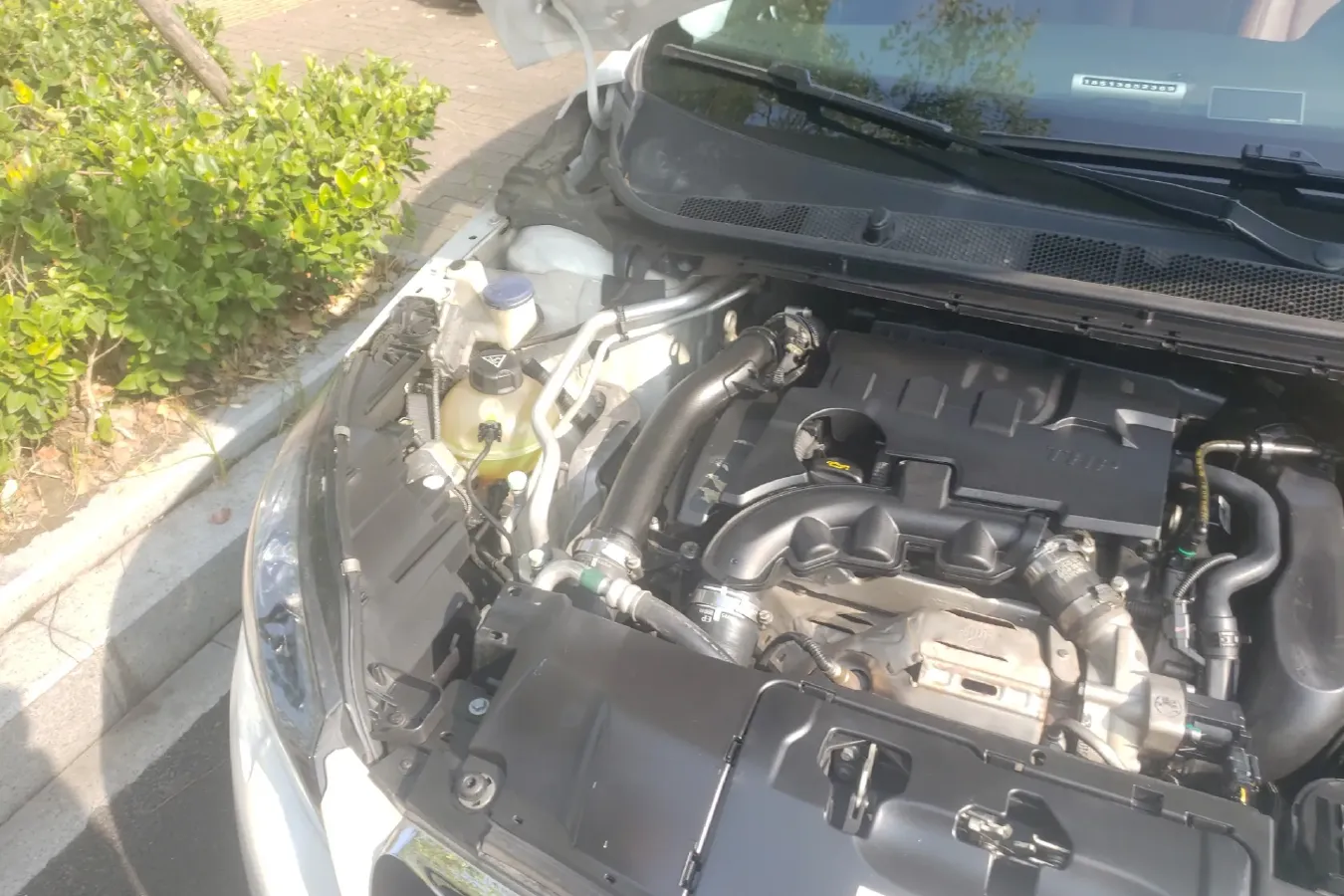 2015 Peugeot 308S 1.6T 167HP L4 6AT,autocango,china used car exporter,china ev exporter,chinese used car exporter,chinese used ev exporter