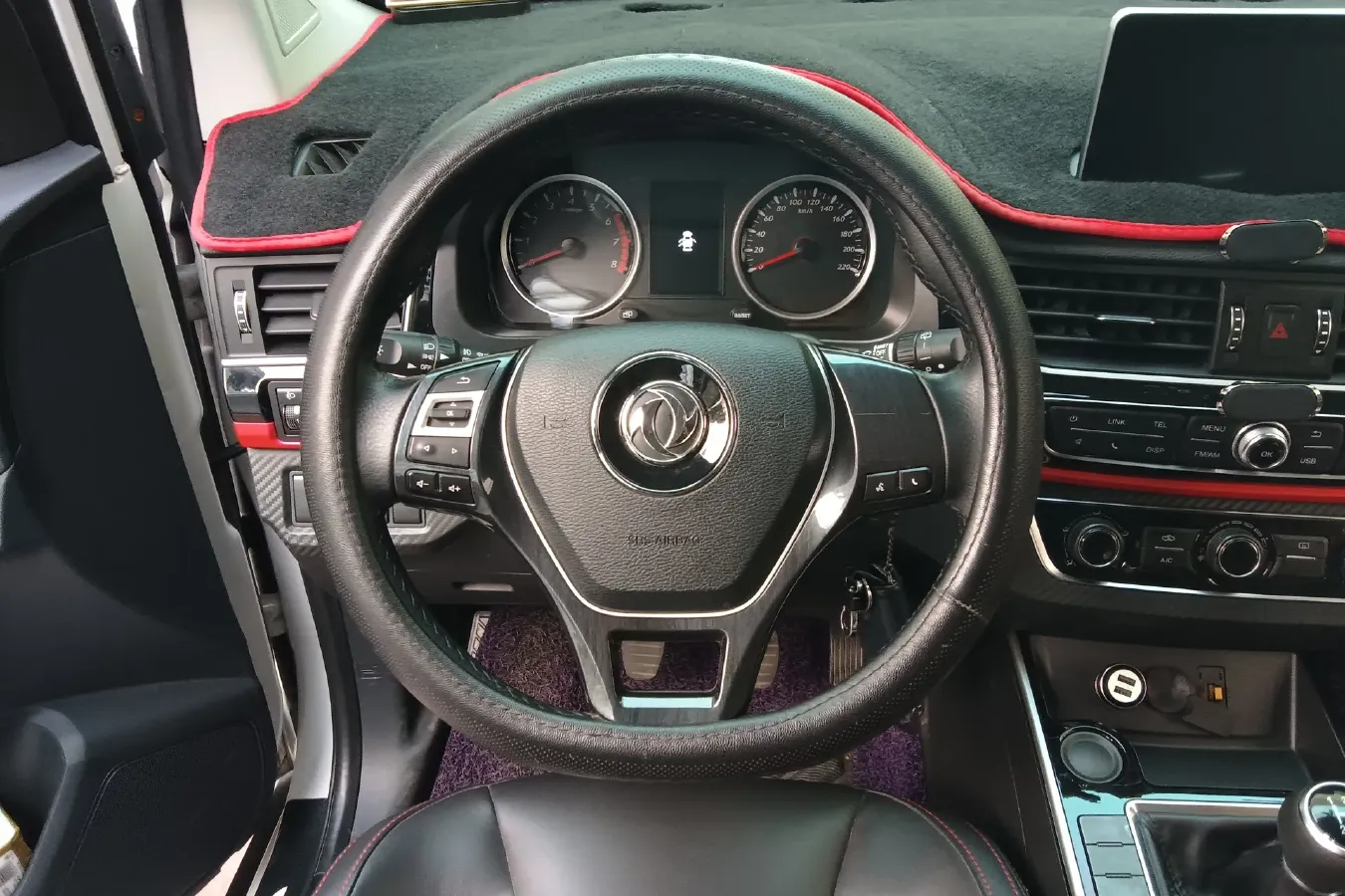 2018 DongFeng Forthing SX6 1.6L 122HP L4 5MT,autocango,china used car exporter,china ev exporter,chinese used car exporter,chinese used ev exporter