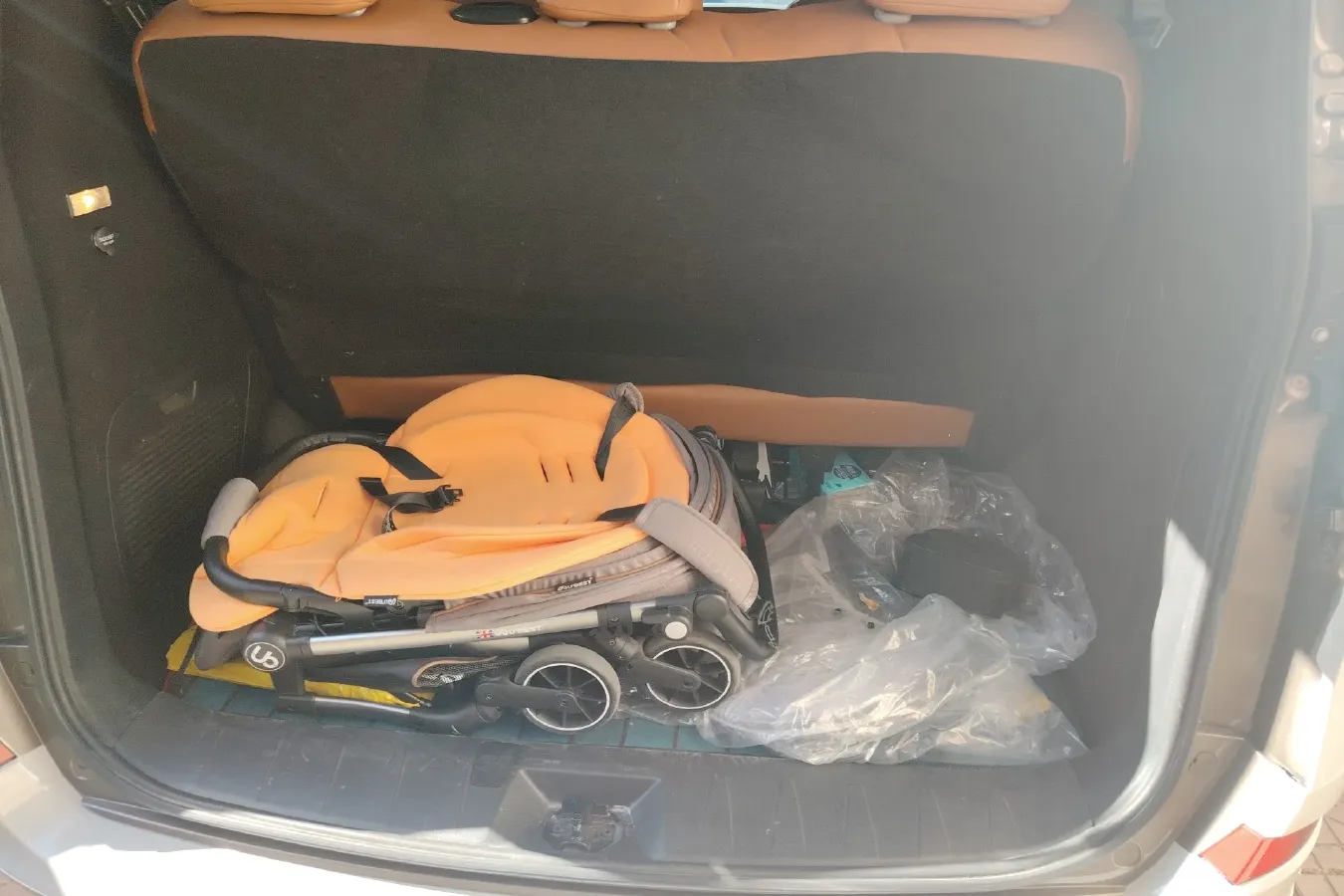 2017 HuaSong 7 2.0T 204HP L4 6AT,autocango,china used car exporter,china ev exporter,chinese used car exporter,chinese used ev exporter