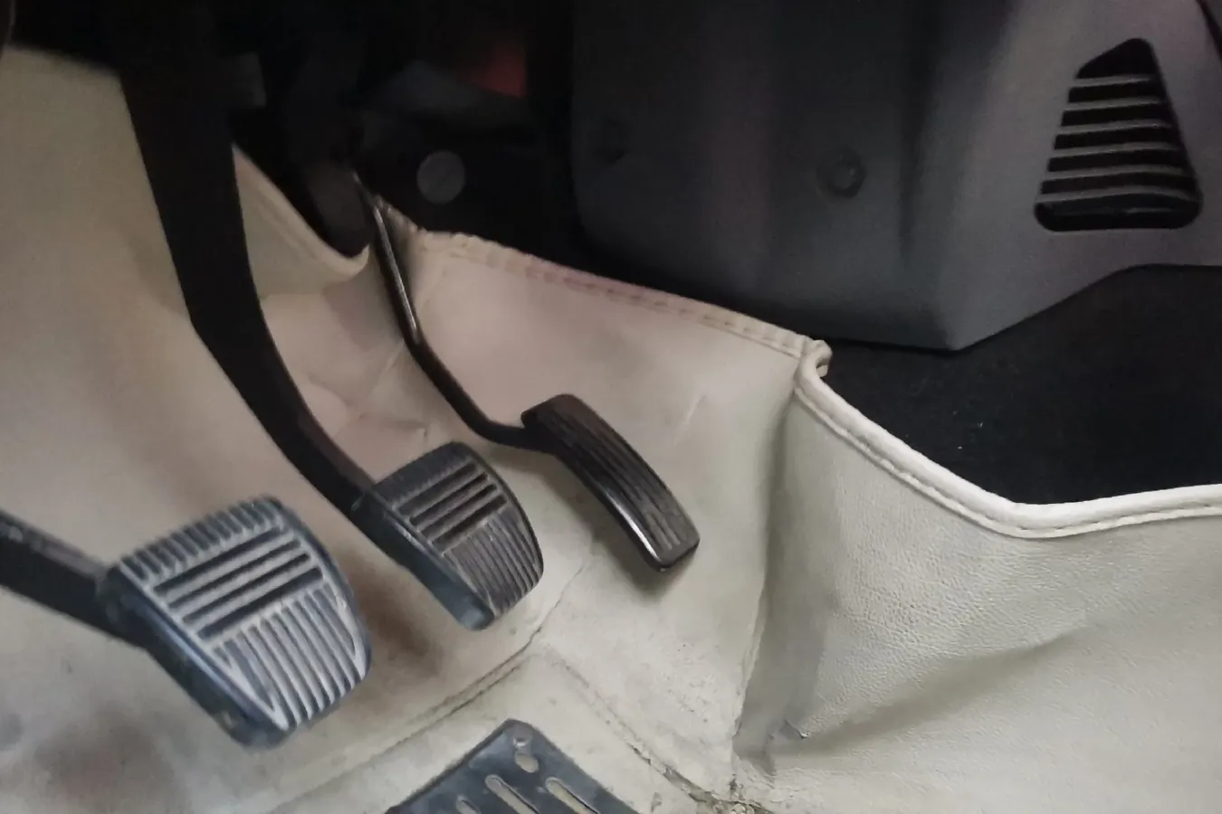 2014 FAW Senia S80 1.3L 88HP L4 5MT,autocango,china used car exporter,china ev exporter,chinese used car exporter,chinese used ev exporter