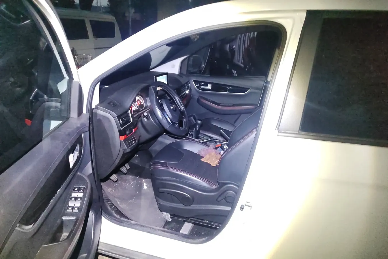 2019 DongFeng Forthing SX6 1.5T 150HP L4 6MT,autocango,china used car exporter,china ev exporter,chinese used car exporter,chinese used ev exporter