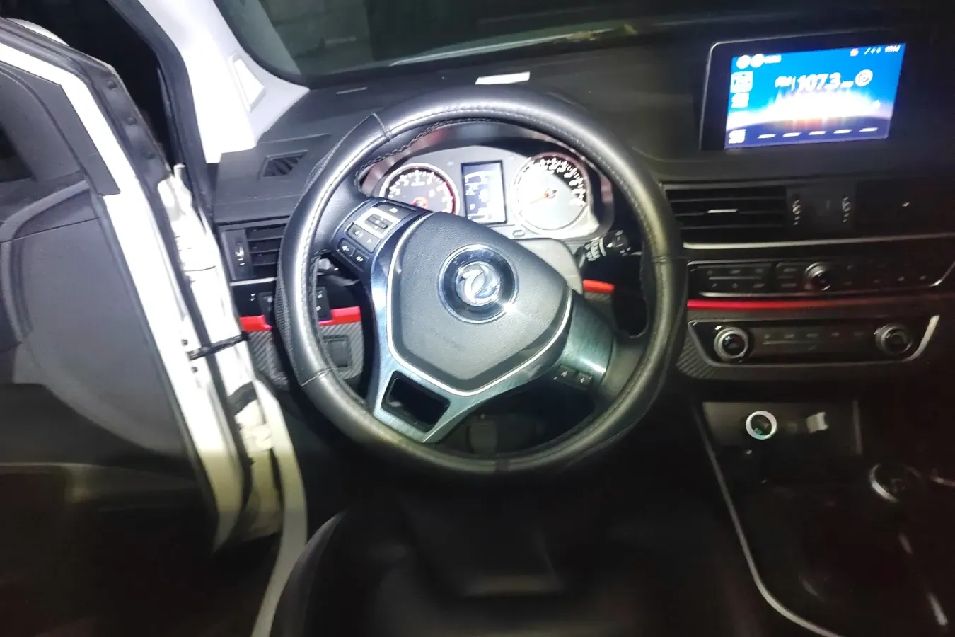 2019 DongFeng Forthing SX6 1.5T 150HP L4 6MT,autocango,china used car exporter,china ev exporter,chinese used car exporter,chinese used ev exporter