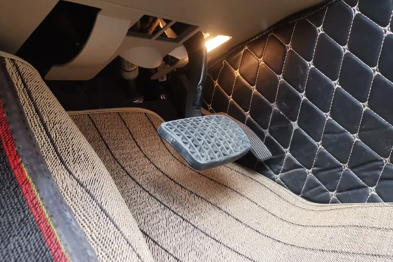 2013 BeiJing Auto Senova D70 2.0T 204HP L4 5AT,autocango,china used car exporter,china ev exporter,chinese used car exporter,chinese used ev exporter