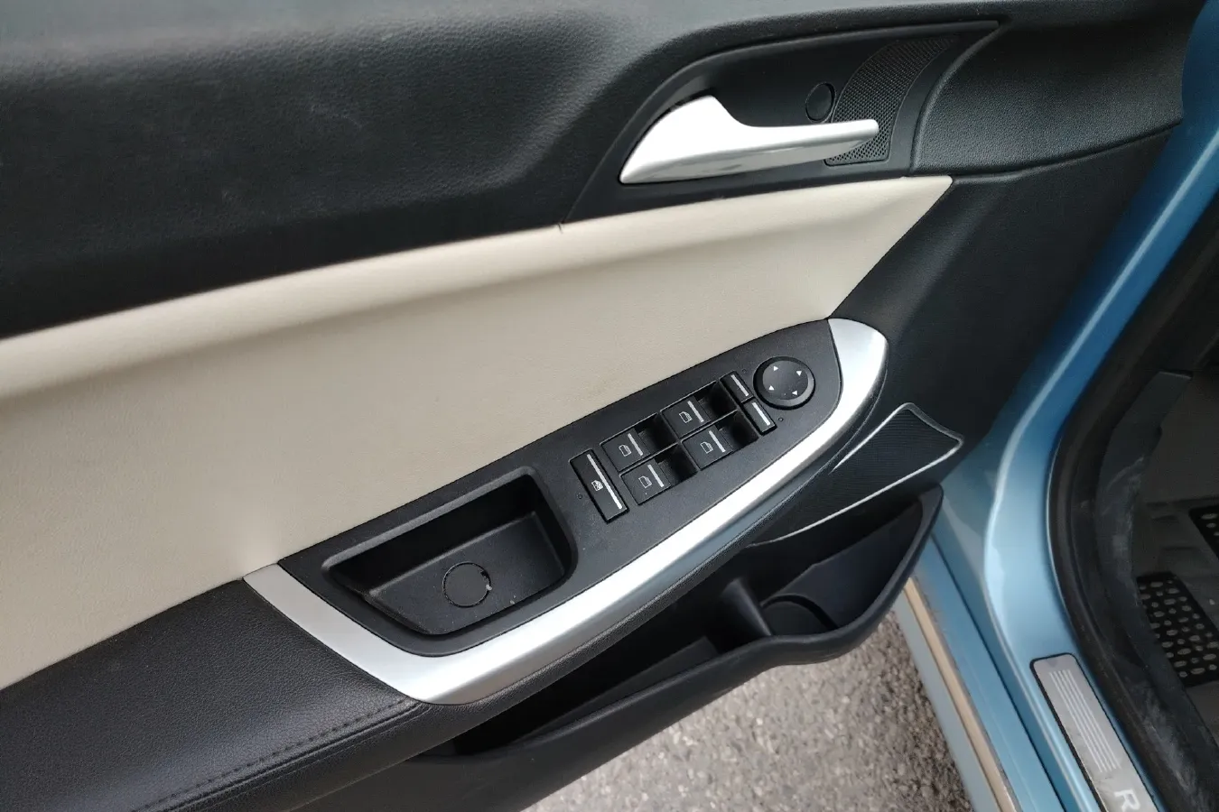 2016 Roewe e550 1.5L 109HP L4 2AT PHEV 12KWH,autocango,china used car exporter,china ev exporter,chinese used car exporter,chinese used ev exporter