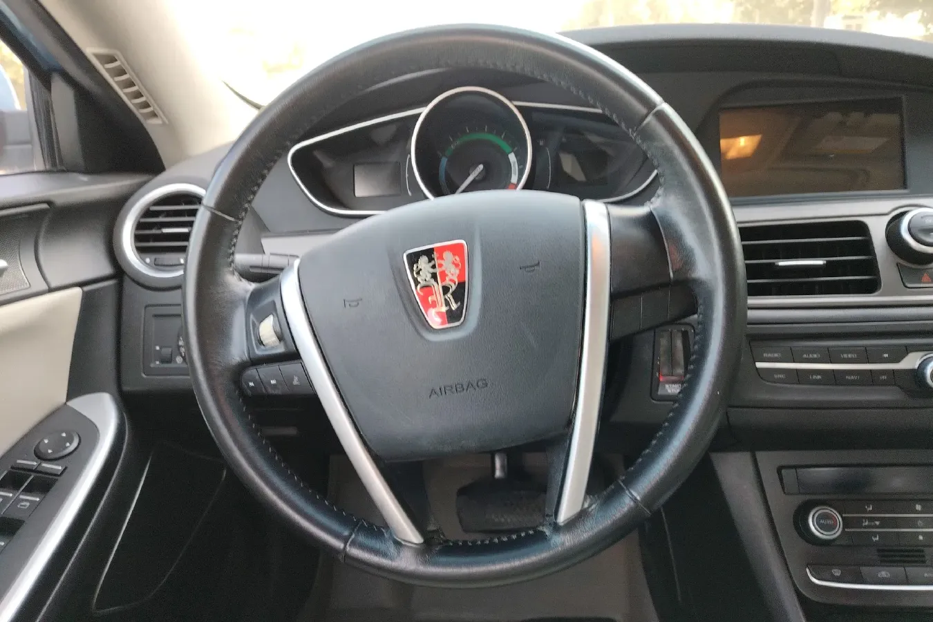 2016 Roewe e550 1.5L 109HP L4 2AT PHEV 12KWH,autocango,china used car exporter,china ev exporter,chinese used car exporter,chinese used ev exporter