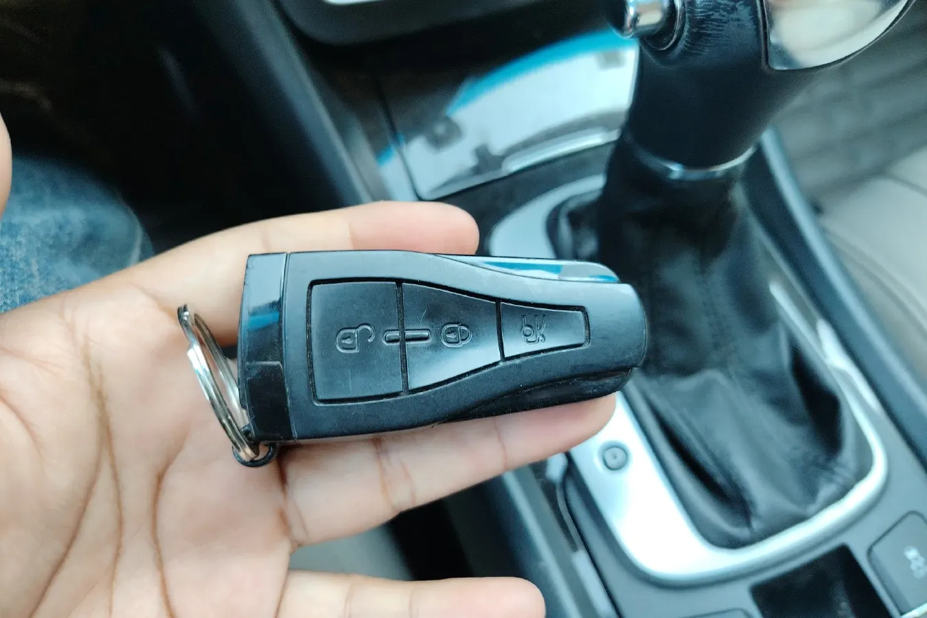 2016 Roewe e550 1.5L 109HP L4 2AT PHEV 12KWH,autocango,china used car exporter,china ev exporter,chinese used car exporter,chinese used ev exporter