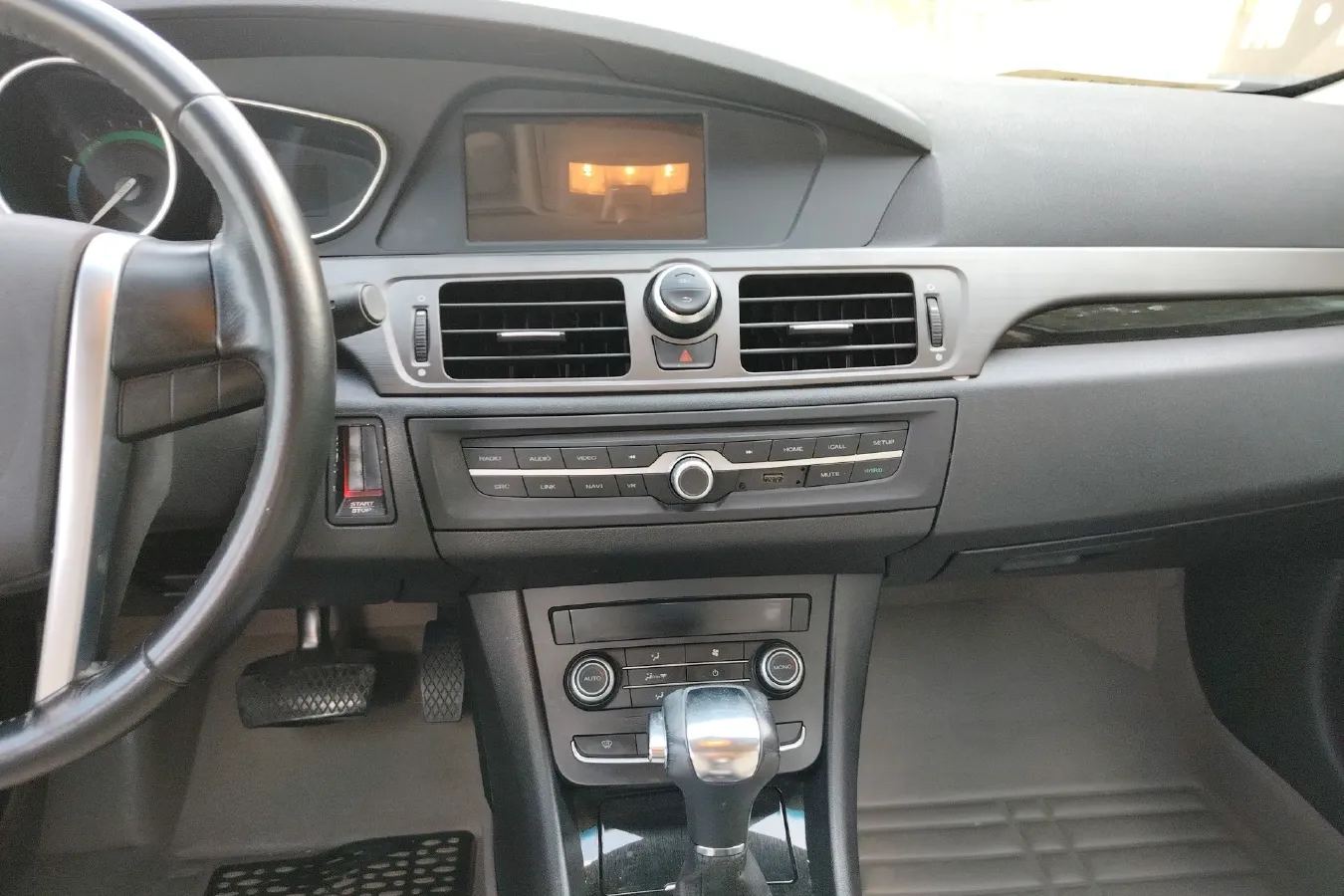 2016 Roewe e550 1.5L 109HP L4 2AT PHEV 12KWH,autocango,china used car exporter,china ev exporter,chinese used car exporter,chinese used ev exporter