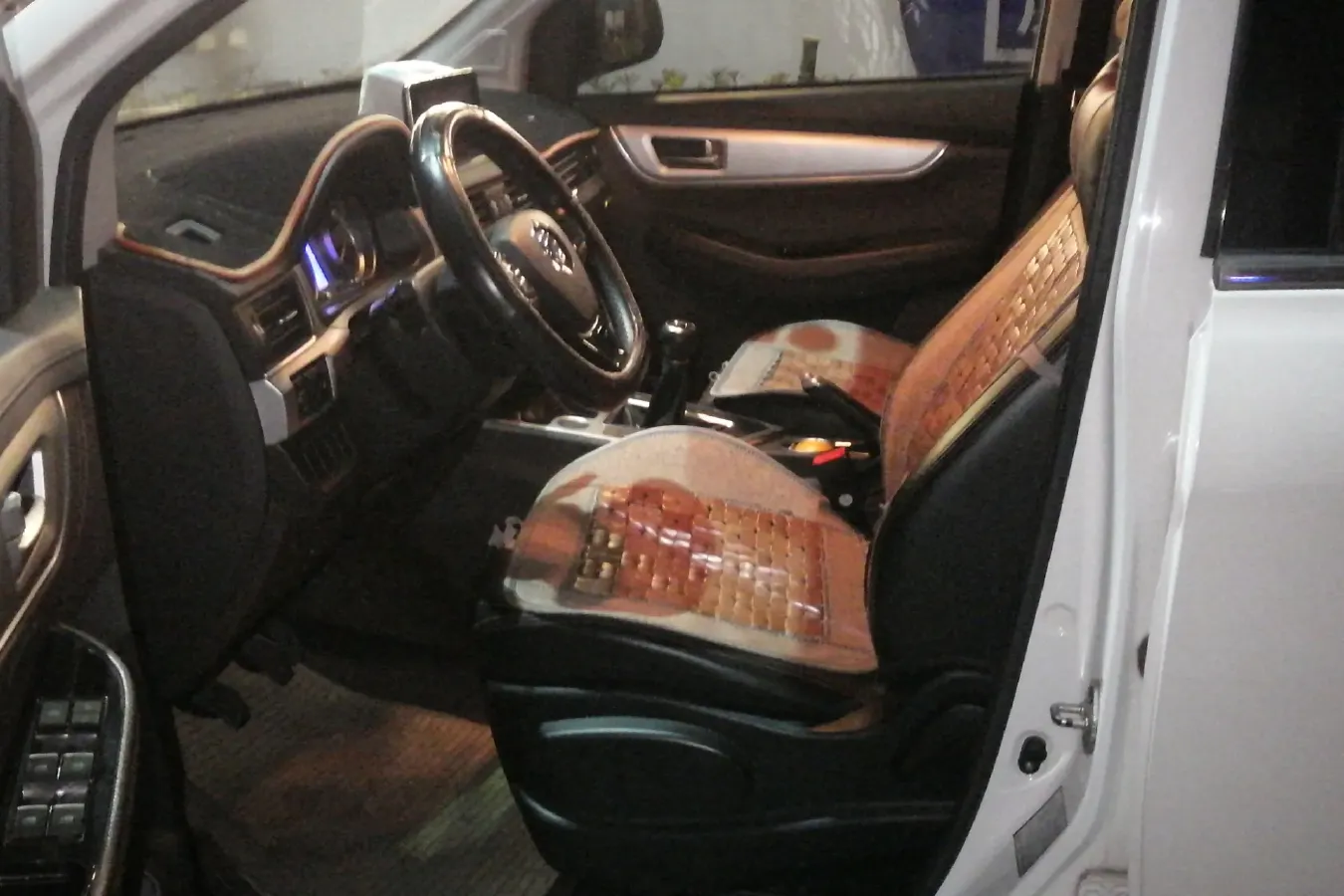 2017 DongFeng Forthing Joyear X6 1.5T 150HP L4 6MT,autocango,china used car exporter,china ev exporter,chinese used car exporter,chinese used ev exporter