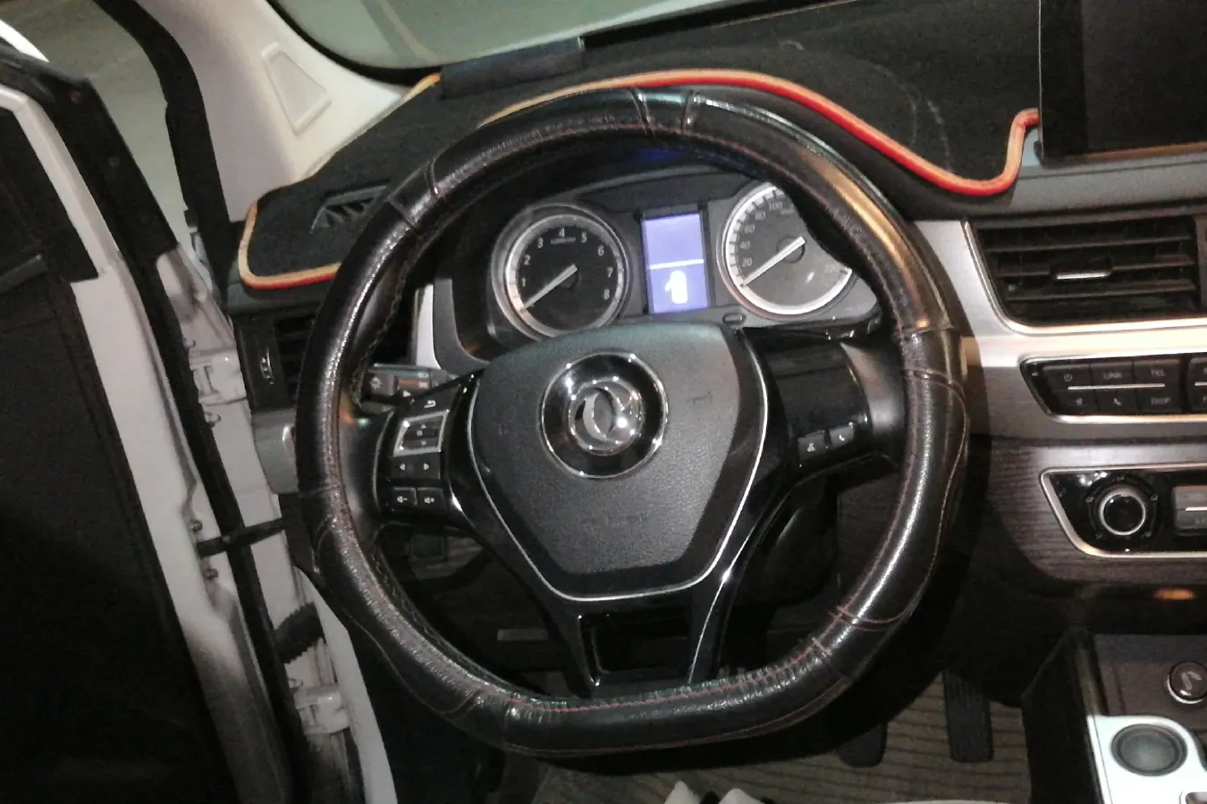 2017 DongFeng Forthing Joyear X6 1.5T 150HP L4 6MT,autocango,china used car exporter,china ev exporter,chinese used car exporter,chinese used ev exporter