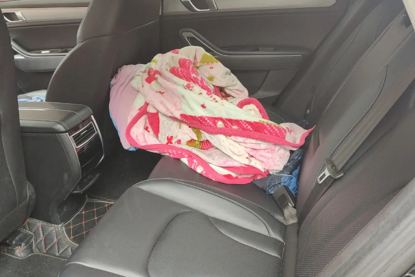 2019 Dorcen G70S 2.0T 190HP L4 8AT,autocango,china used car exporter,china ev exporter,chinese used car exporter,chinese used ev exporter