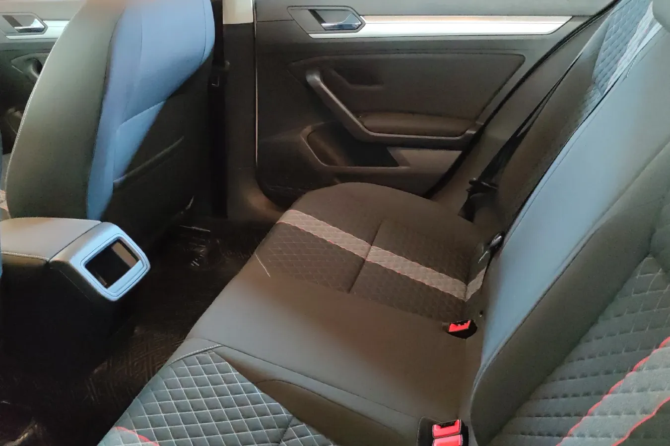 2019 Volkswagen Lamando 1.4T 131HP L4 7DCT,autocango,china used car exporter,china ev exporter,chinese used car exporter,chinese used ev exporter