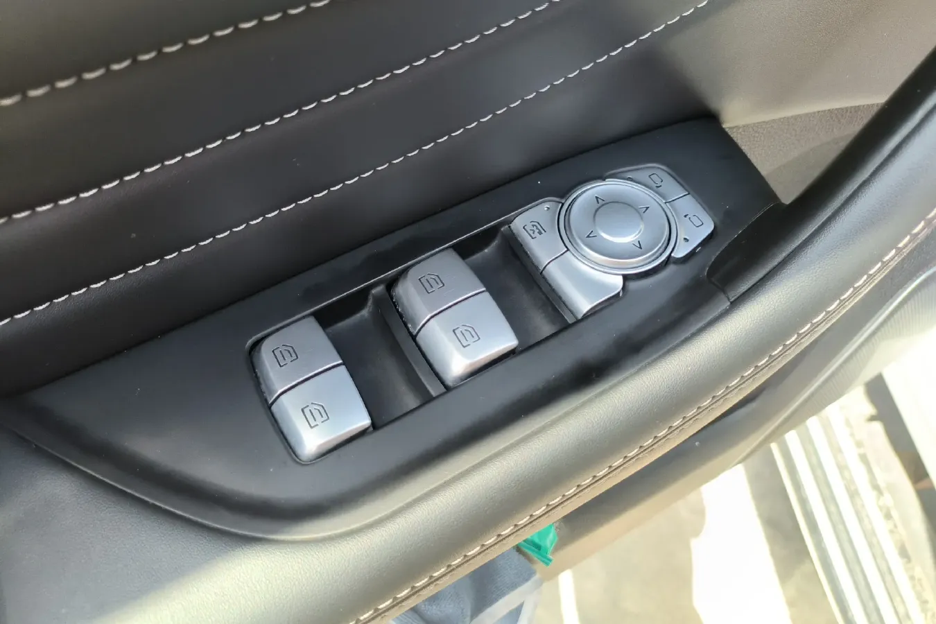 2020 DongFeng Fengon Fengon ix7 2.0T 231HP L4 6AT,autocango,china used car exporter,china ev exporter,chinese used car exporter,chinese used ev exporter