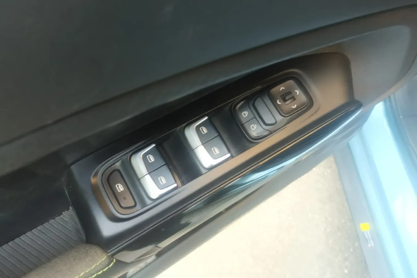 2019 BaoJun RM-5 1.5L 99HP L4 6MT,autocango,china used car exporter,china ev exporter,chinese used car exporter,chinese used ev exporter