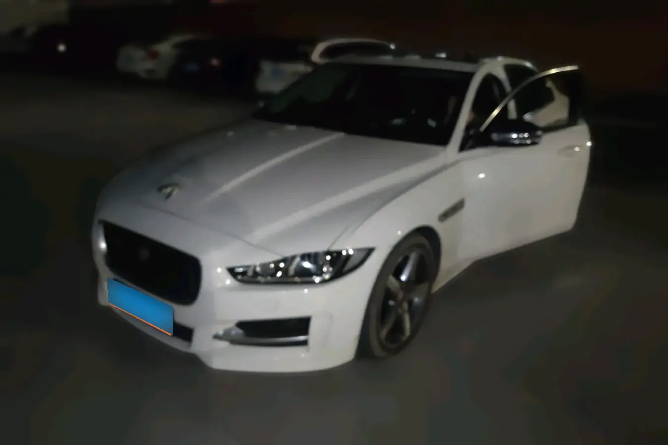 2015 Jaguar XE 2.0T 200HP L4 8AT