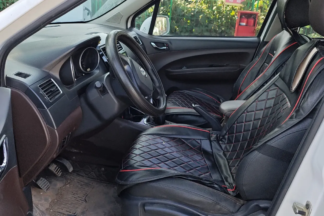 2017 DongFeng Forthing Joyear X3 1.5L 120HP L4 5MT,autocango,china used car exporter,china ev exporter,chinese used car exporter,chinese used ev exporter