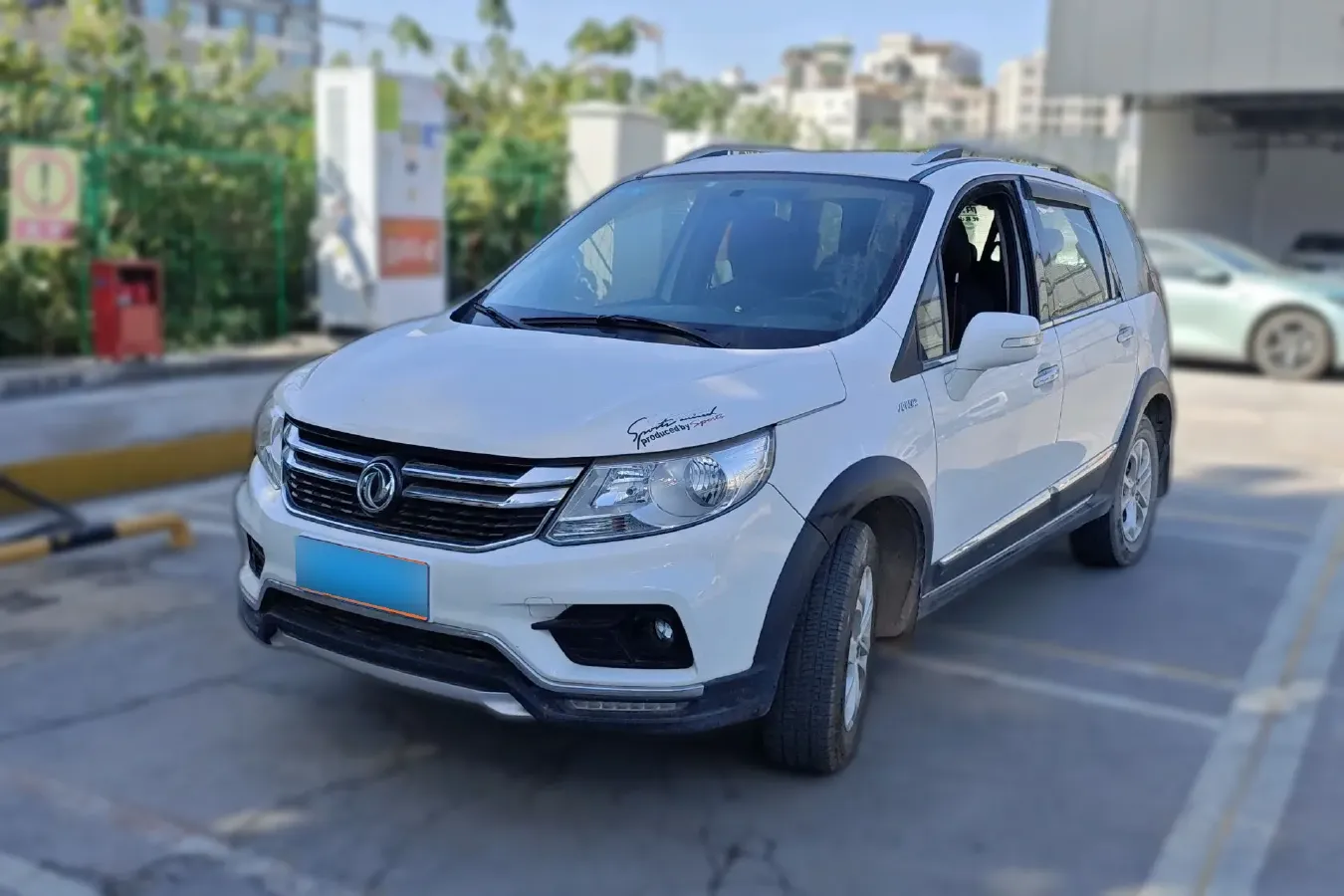 2017 DongFeng Forthing Joyear X3 1.5L 120HP L4 5MT,autocango,china used car exporter,china ev exporter,chinese used car exporter,chinese used ev exporter